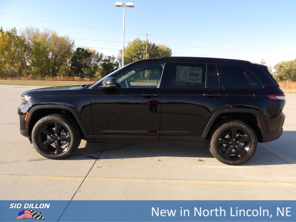 new 2025 Jeep Grand Cherokee car, priced at $50,960