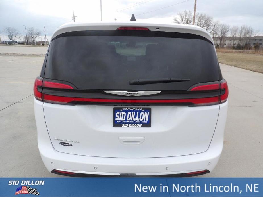 new 2024 Chrysler Pacifica car, priced at $42,405