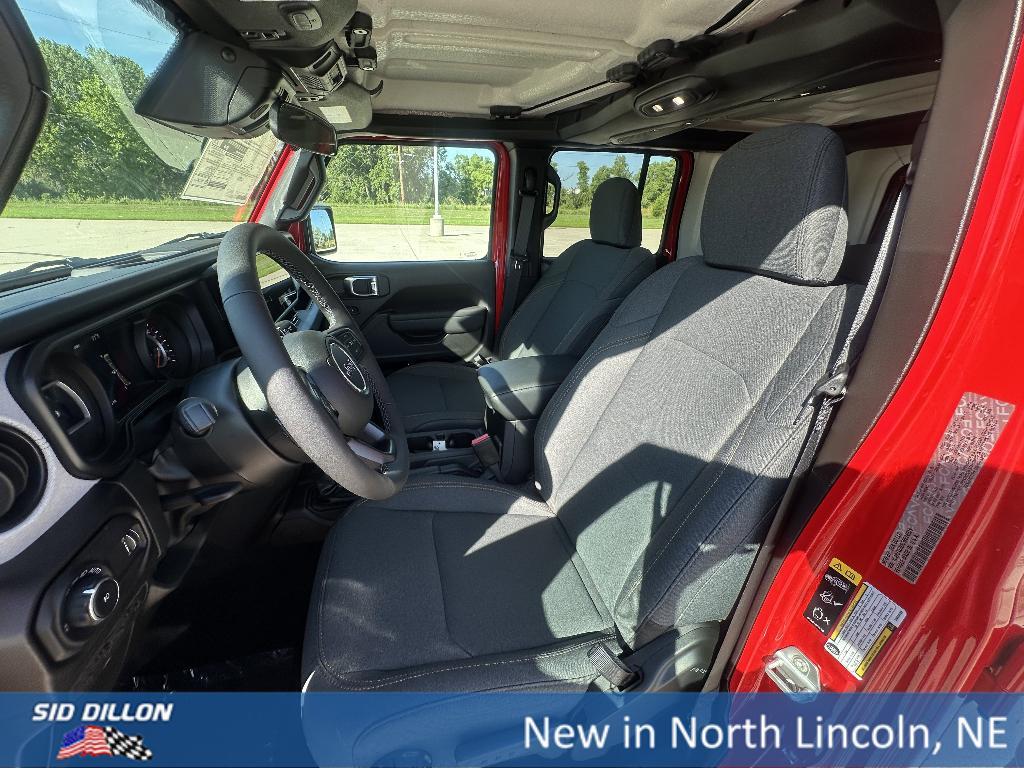 new 2025 Jeep Wrangler car, priced at $45,304