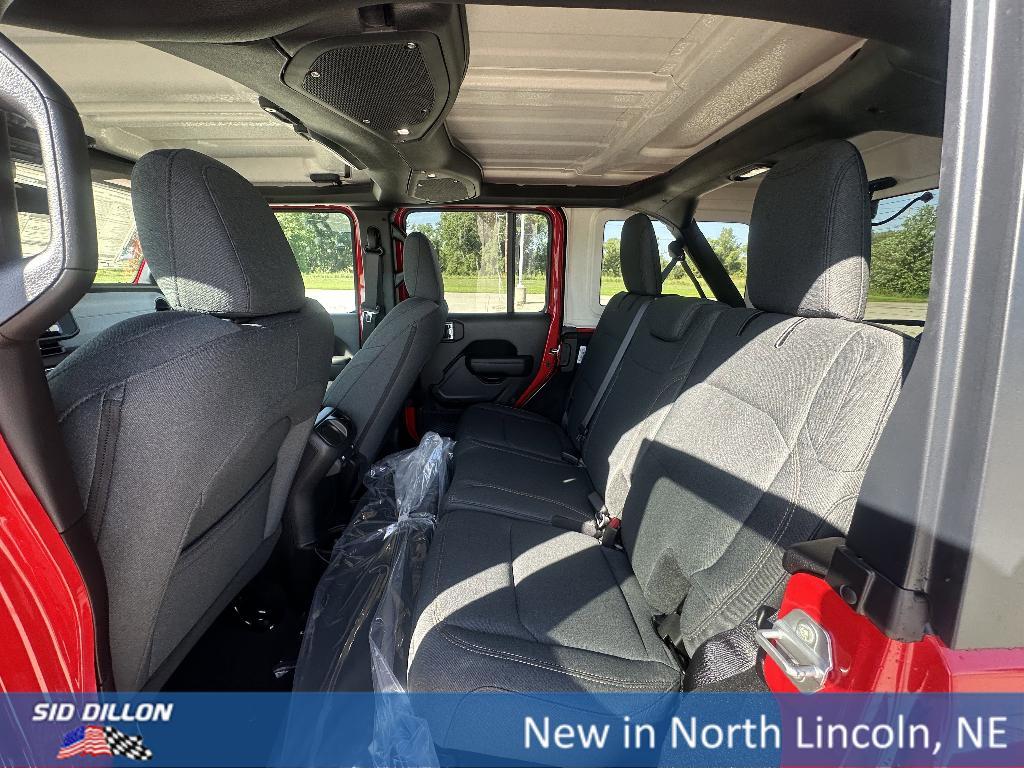 new 2025 Jeep Wrangler car, priced at $45,304