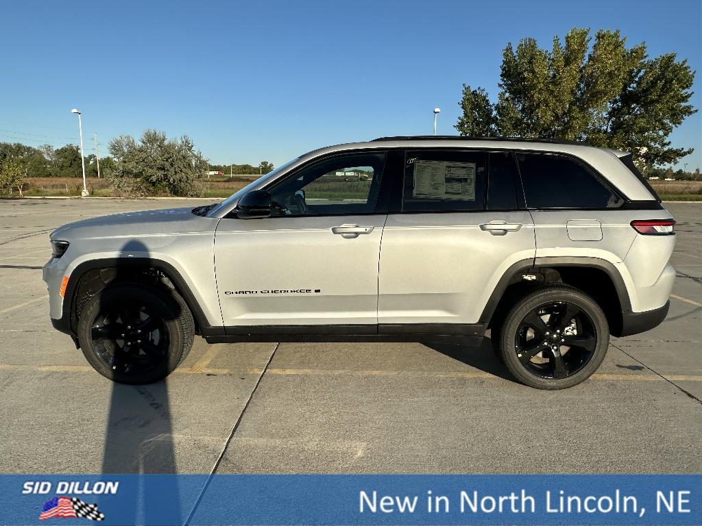 new 2025 Jeep Grand Cherokee car, priced at $41,625