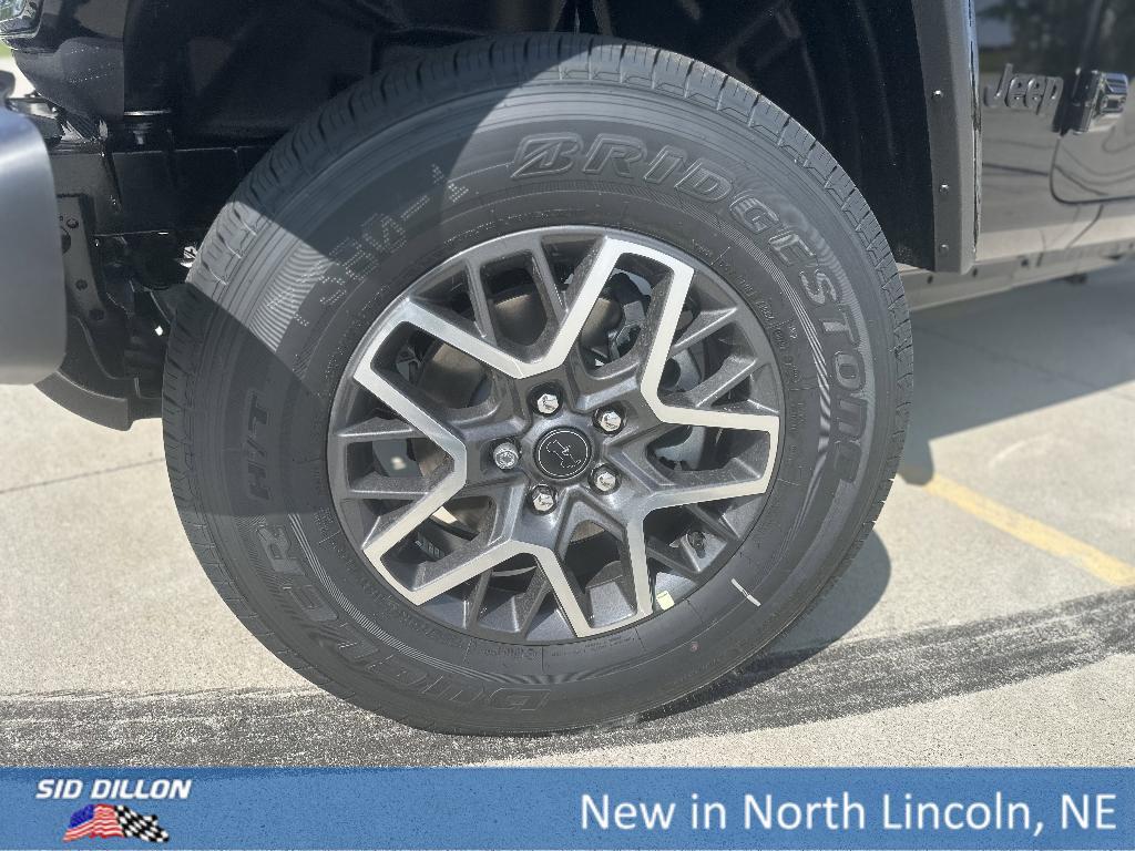 new 2025 Jeep Wrangler car, priced at $52,045