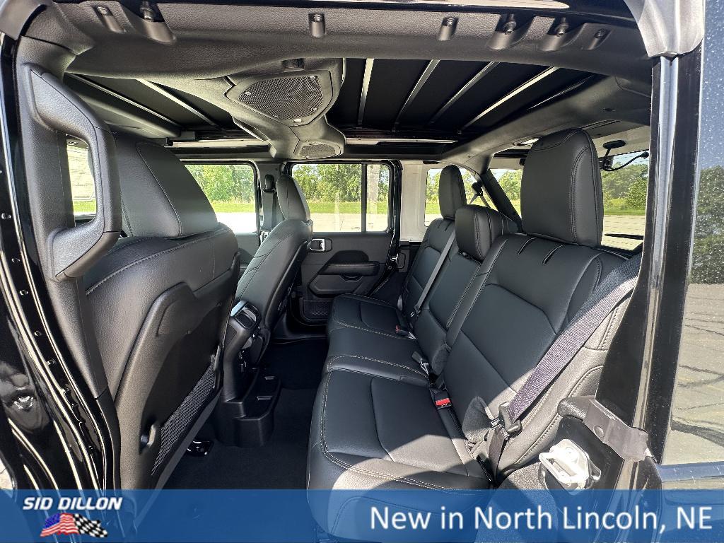 new 2025 Jeep Wrangler car, priced at $52,045