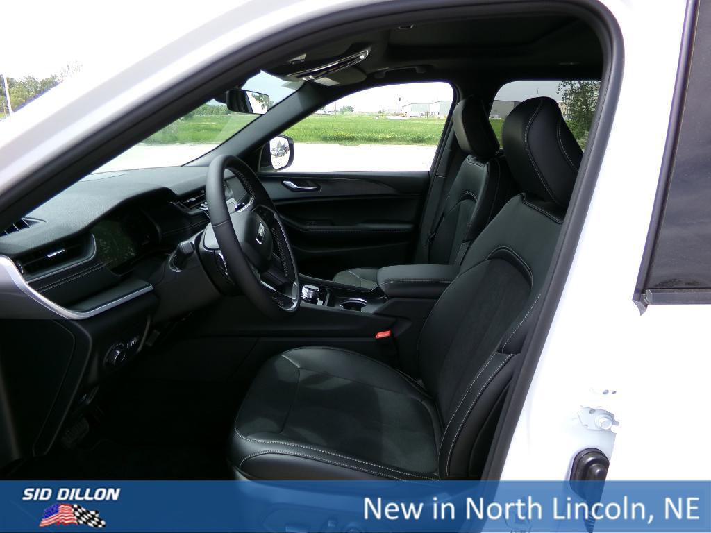 new 2025 Jeep Grand Cherokee L car, priced at $44,622
