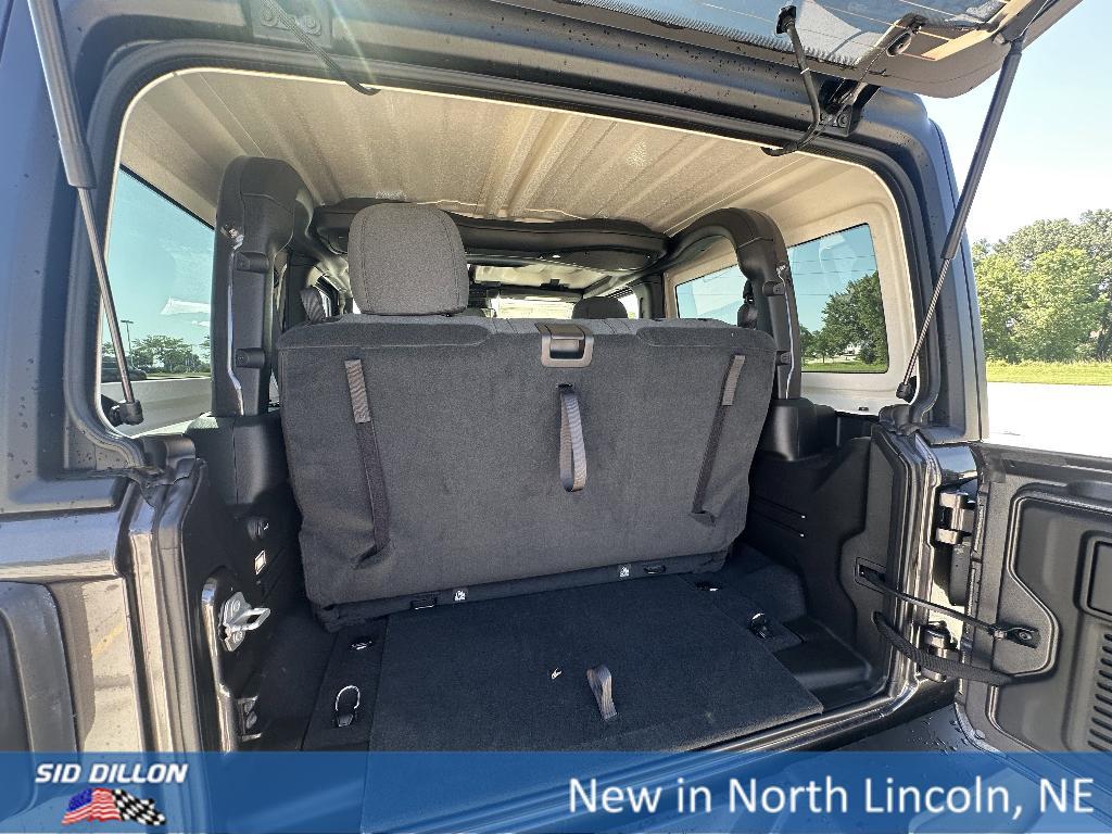 new 2025 Jeep Wrangler car, priced at $48,577