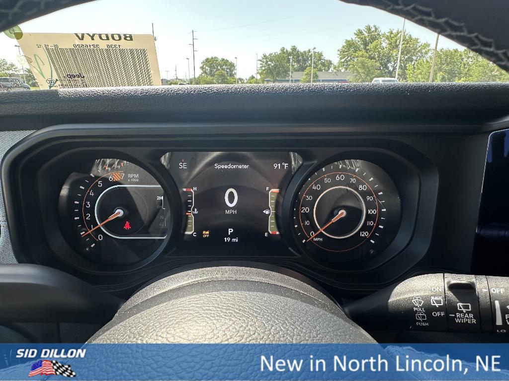 new 2025 Jeep Wrangler car, priced at $48,577