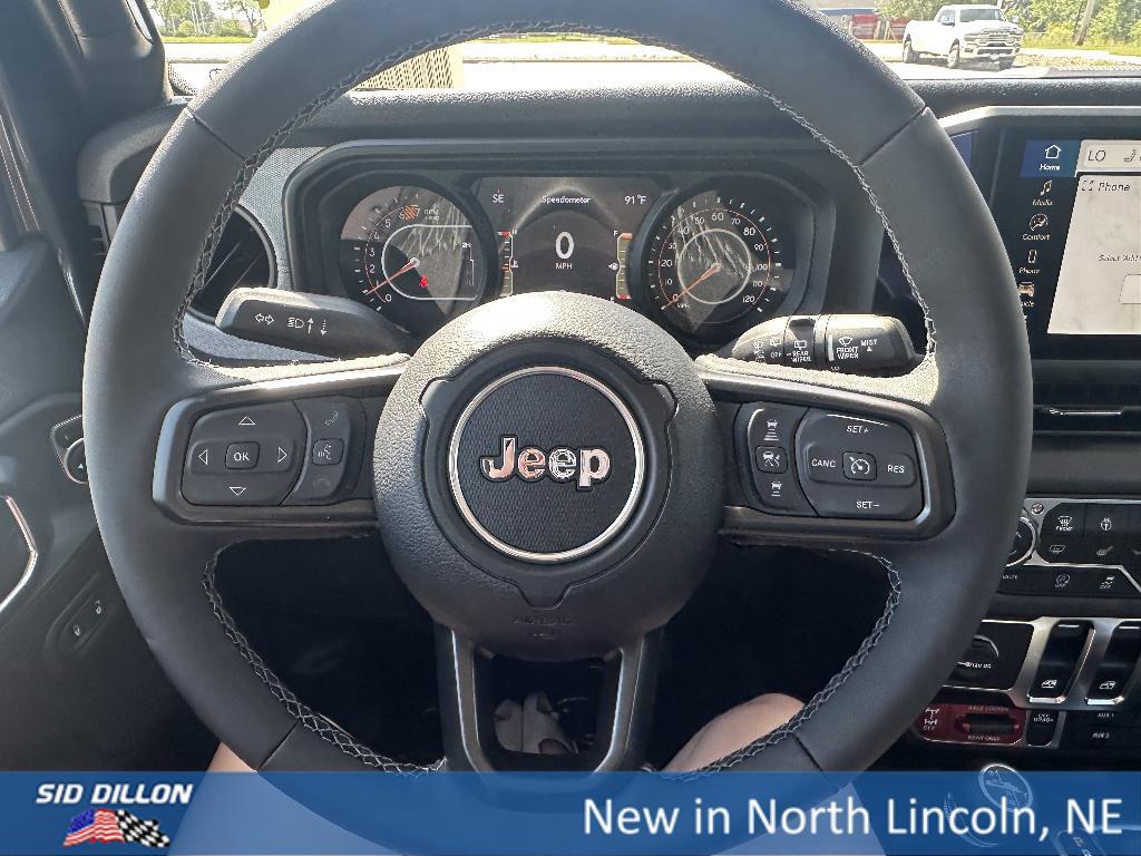 new 2025 Jeep Wrangler car, priced at $48,577