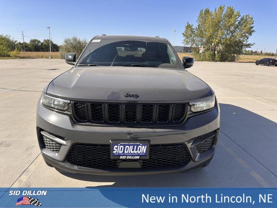 new 2025 Jeep Grand Cherokee car, priced at $42,675