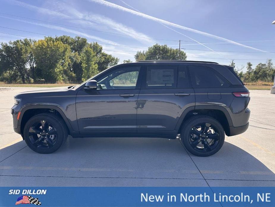 new 2025 Jeep Grand Cherokee car, priced at $42,675