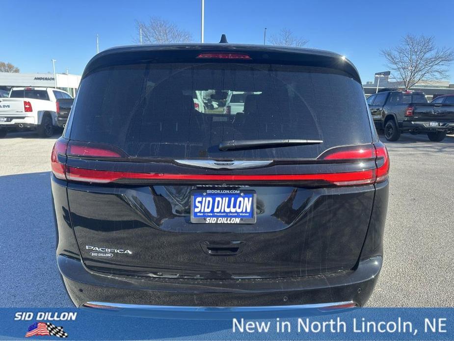 new 2025 Chrysler Pacifica car, priced at $47,070