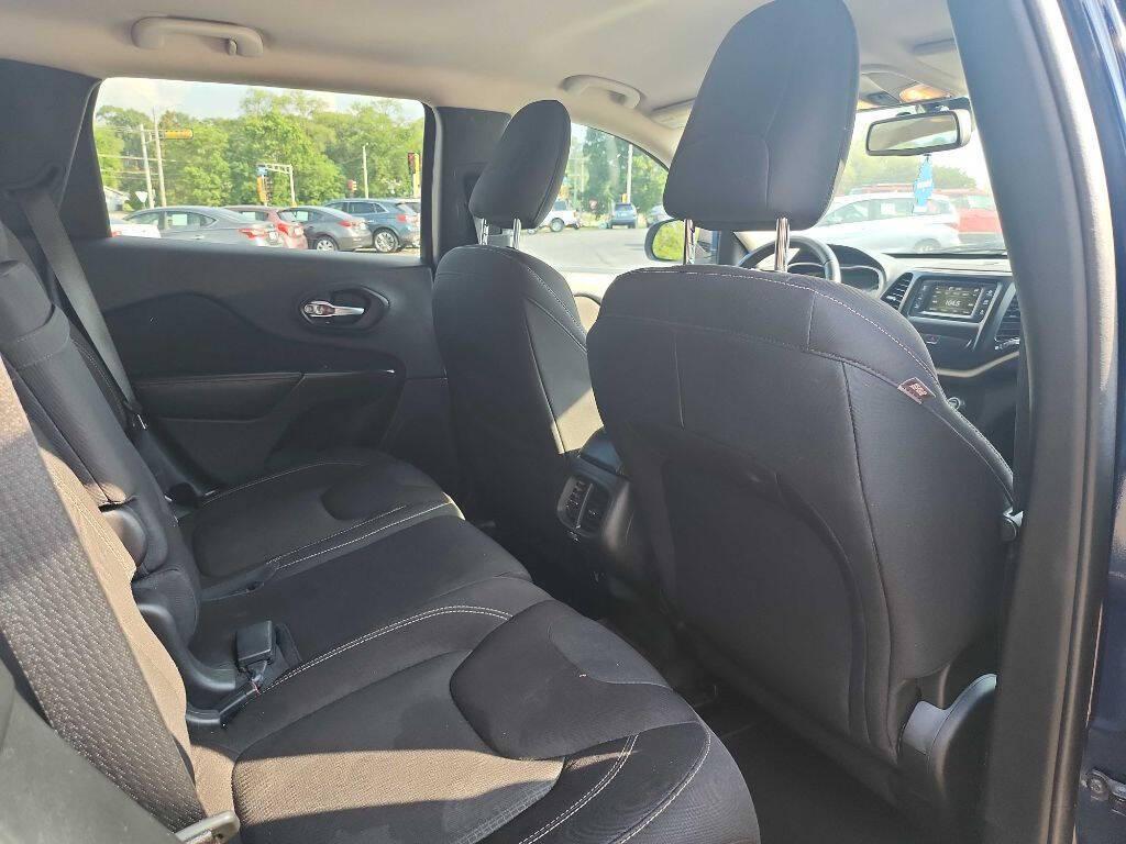 used 2016 Jeep Cherokee car, priced at $9,599