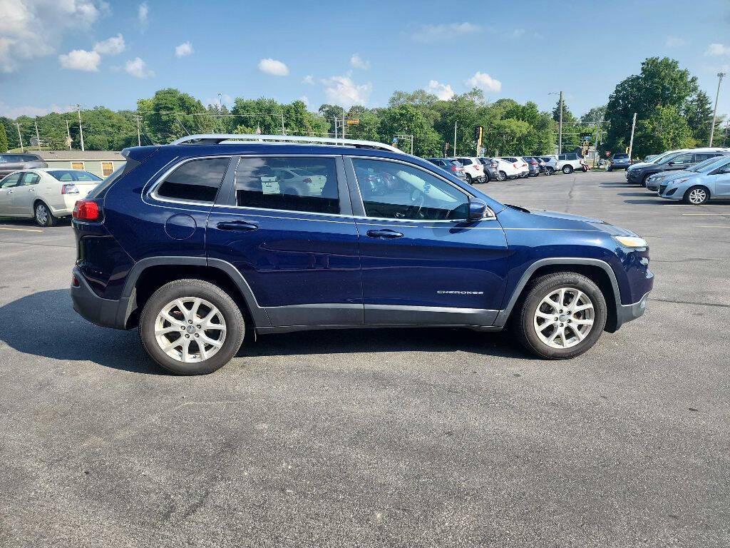 used 2016 Jeep Cherokee car, priced at $9,599