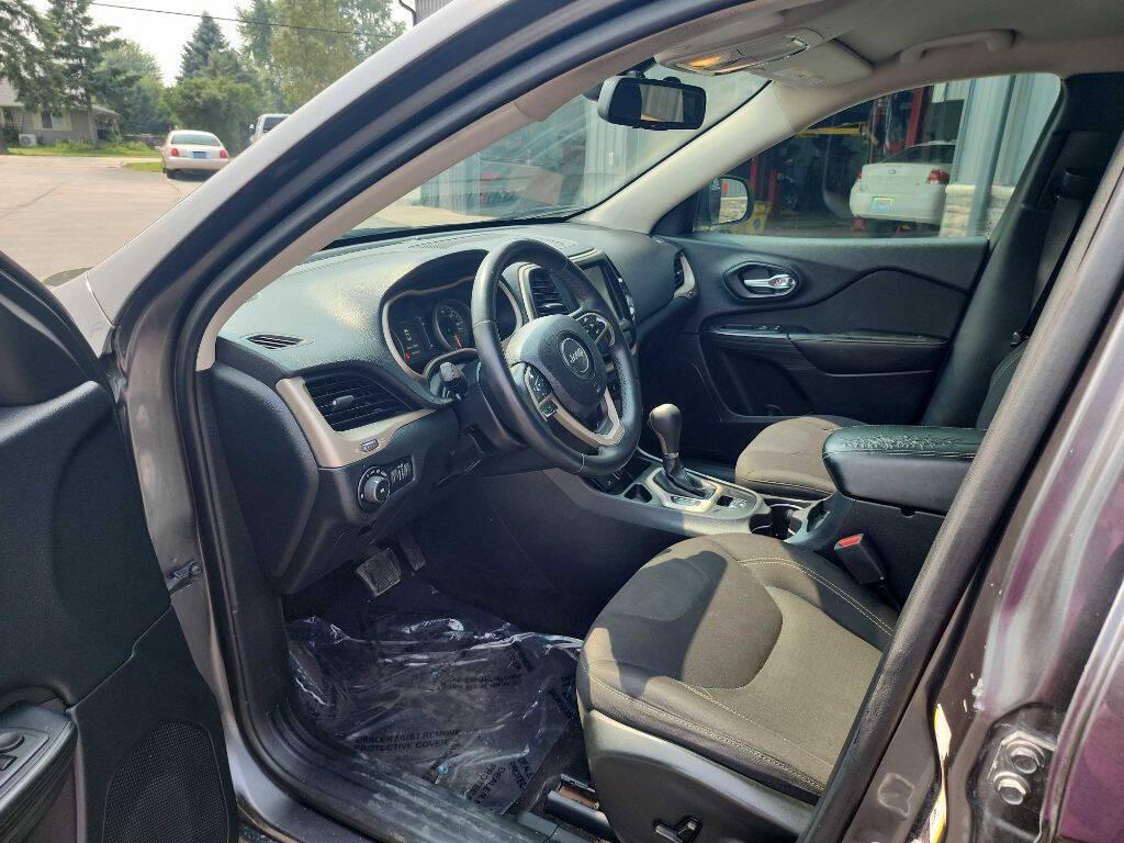 used 2016 Jeep Cherokee car, priced at $9,411