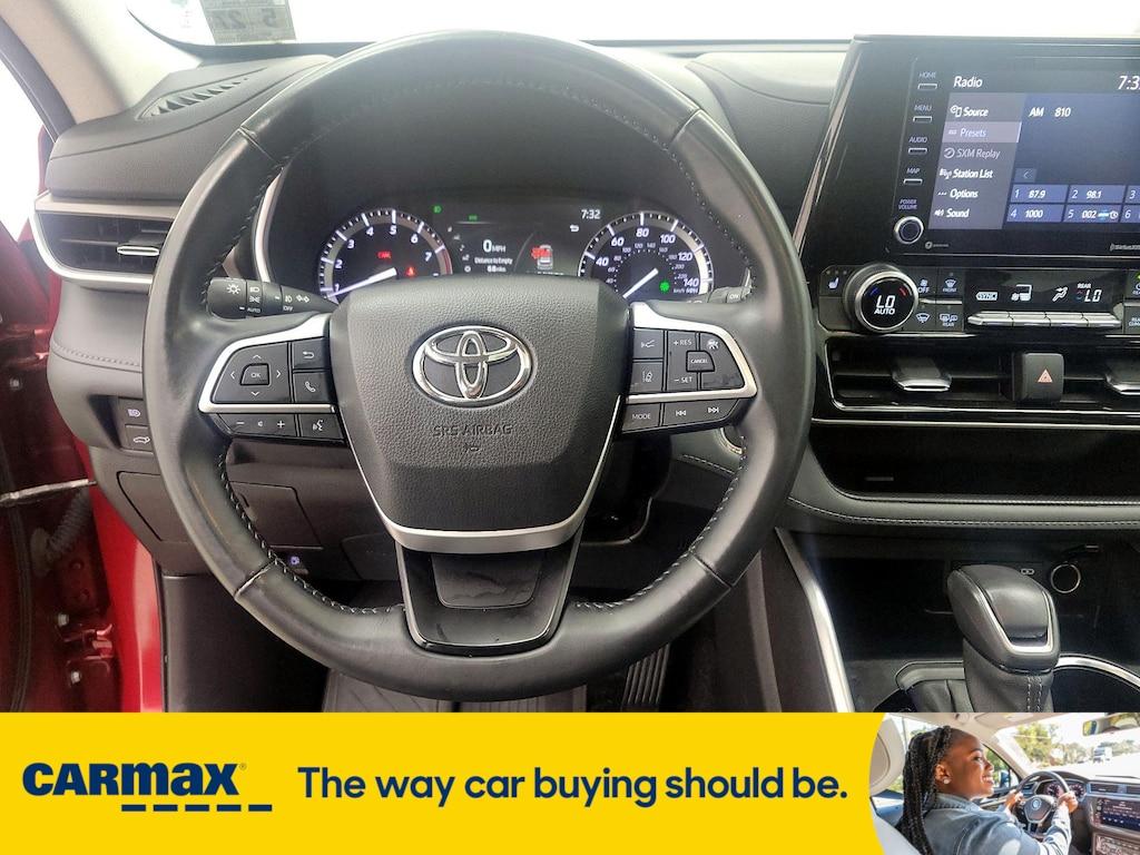used 2022 Toyota Highlander car, priced at $36,998