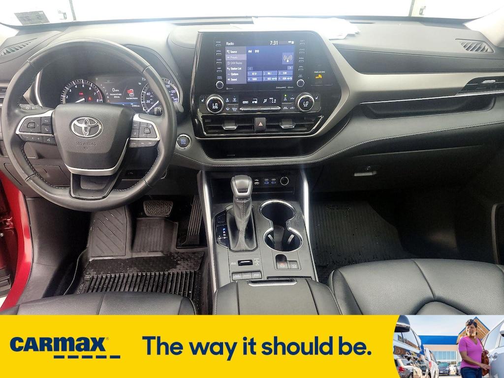 used 2022 Toyota Highlander car, priced at $36,998
