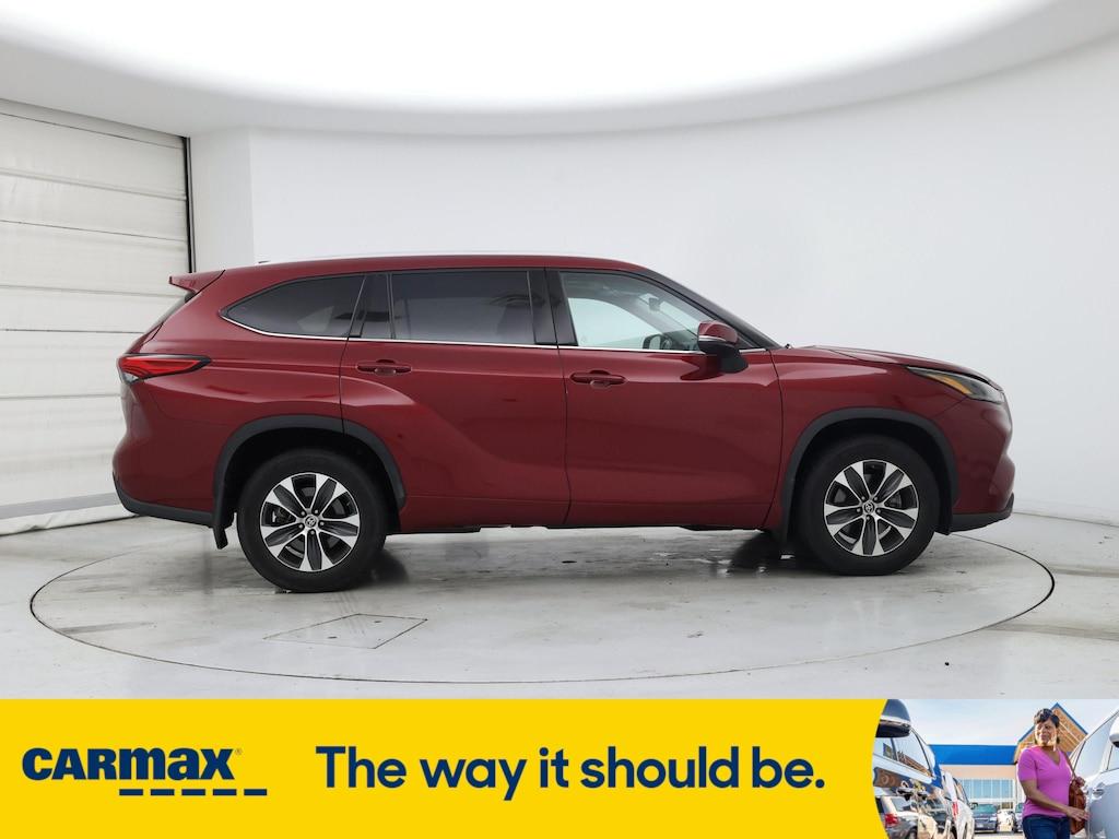 used 2022 Toyota Highlander car, priced at $36,998