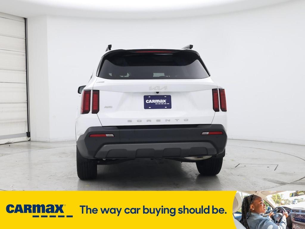 used 2022 Kia Sorento car, priced at $31,998