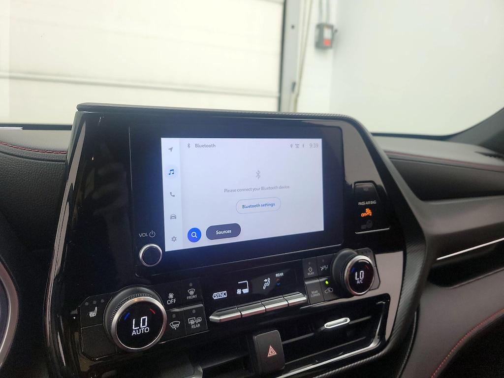 used 2023 Toyota Highlander car, priced at $44,998