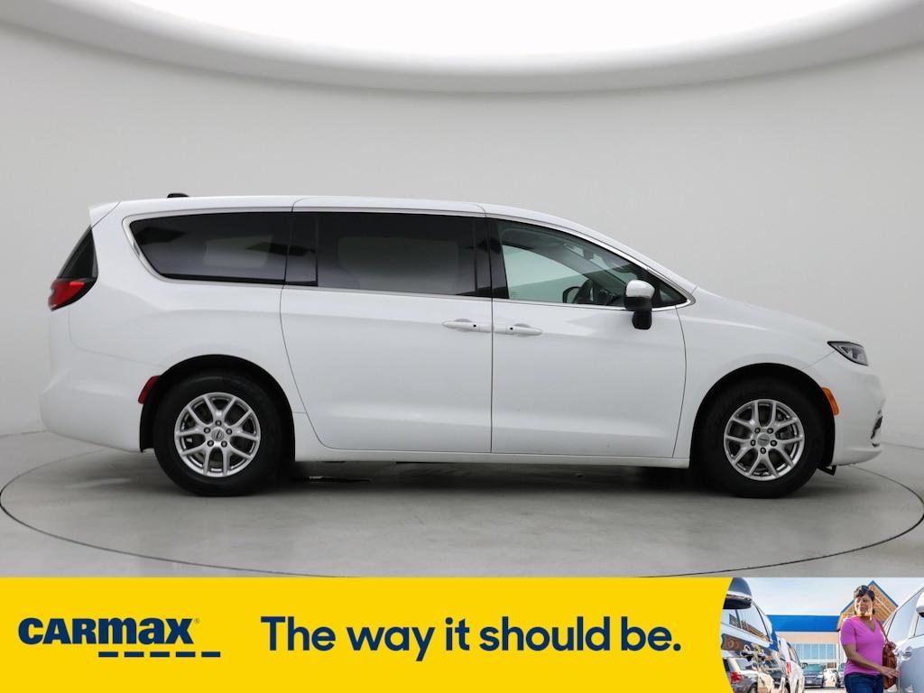 used 2023 Chrysler Pacifica car, priced at $25,998