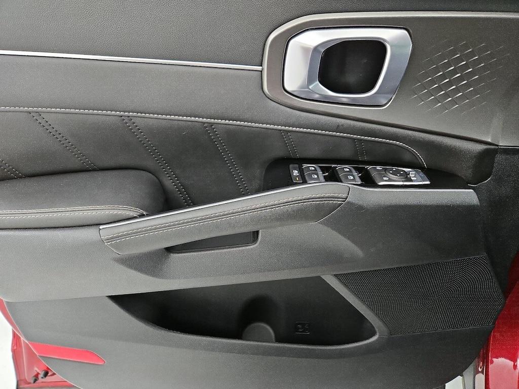 used 2023 Kia Sorento car, priced at $30,998