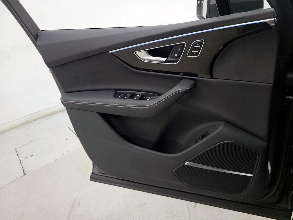 used 2025 Audi Q7 car, priced at $58,998