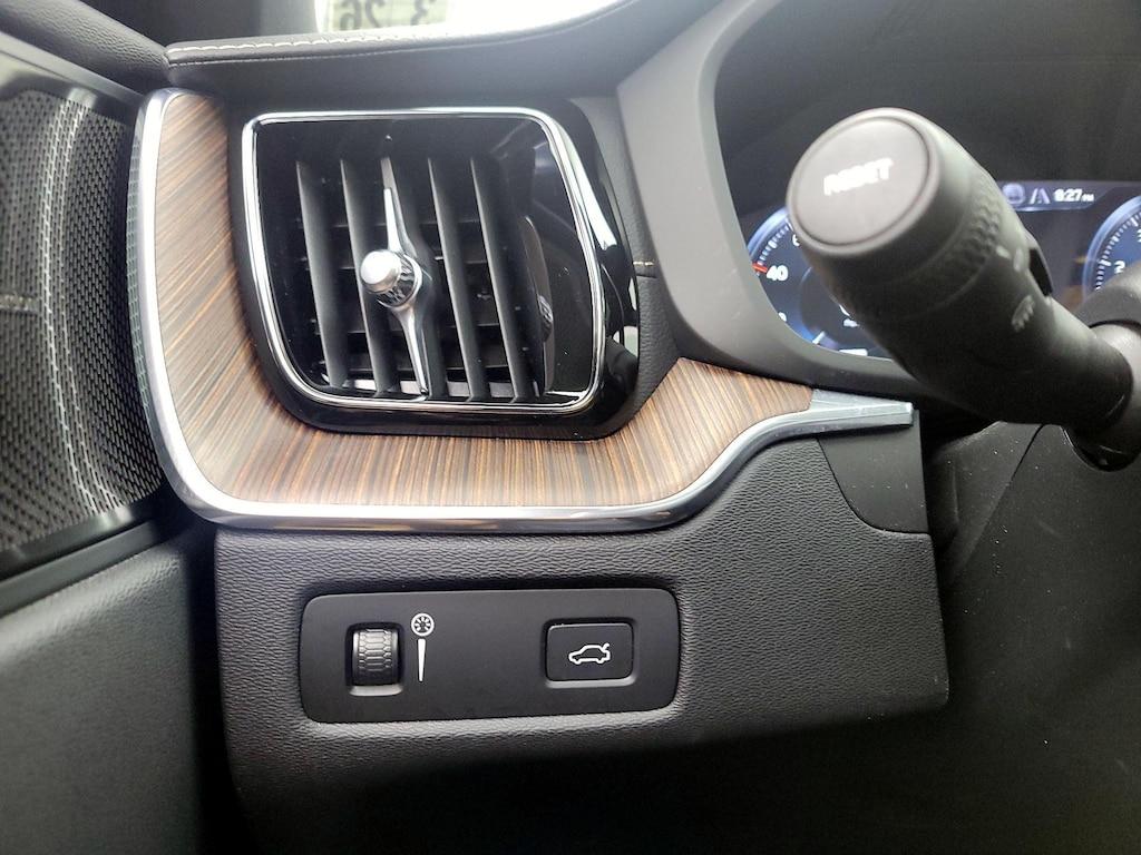 used 2021 Volvo XC60 car, priced at $32,998