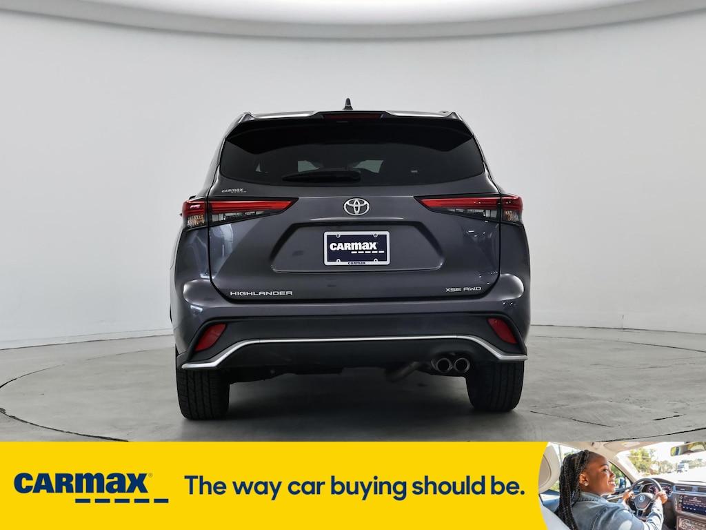 used 2021 Toyota Highlander car, priced at $37,998