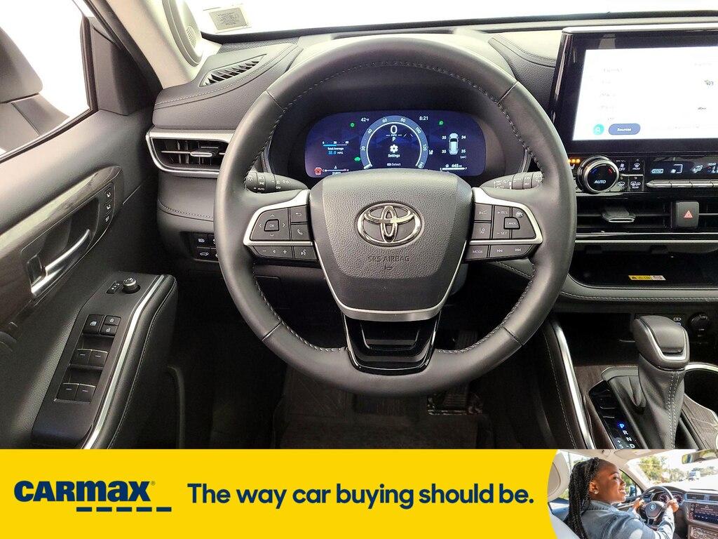 used 2023 Toyota Highlander Hybrid car, priced at $54,998