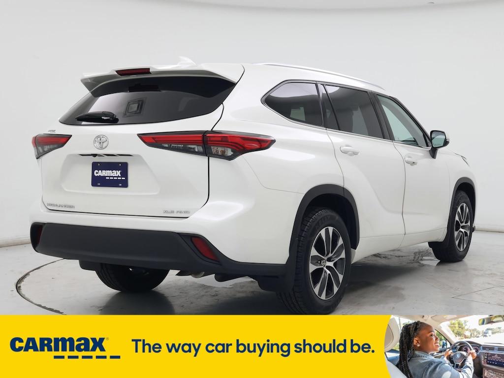 used 2020 Toyota Highlander car, priced at $31,998