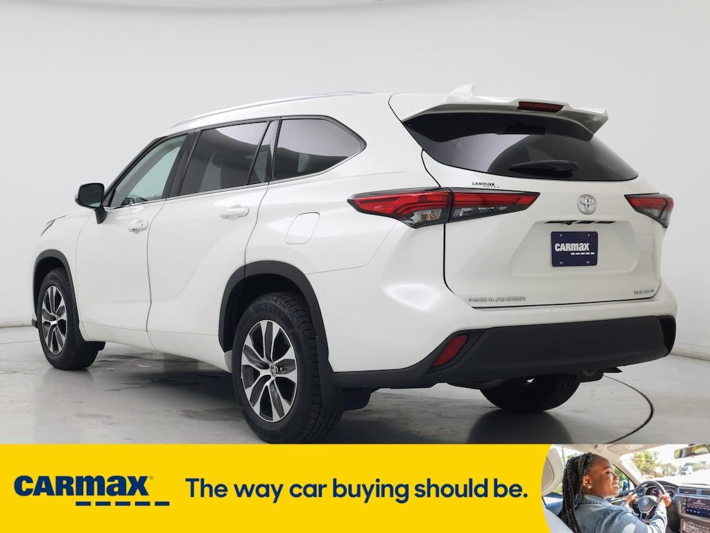 used 2020 Toyota Highlander car, priced at $31,998