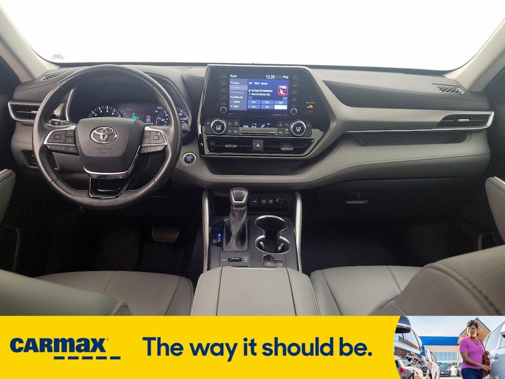 used 2020 Toyota Highlander car, priced at $31,998