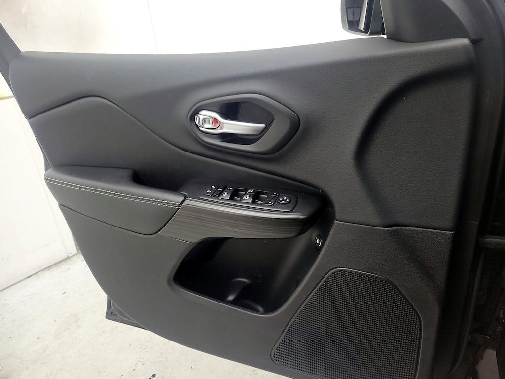 used 2015 Jeep Cherokee car, priced at $15,998