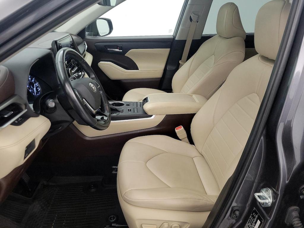 used 2021 Toyota Highlander car, priced at $33,998