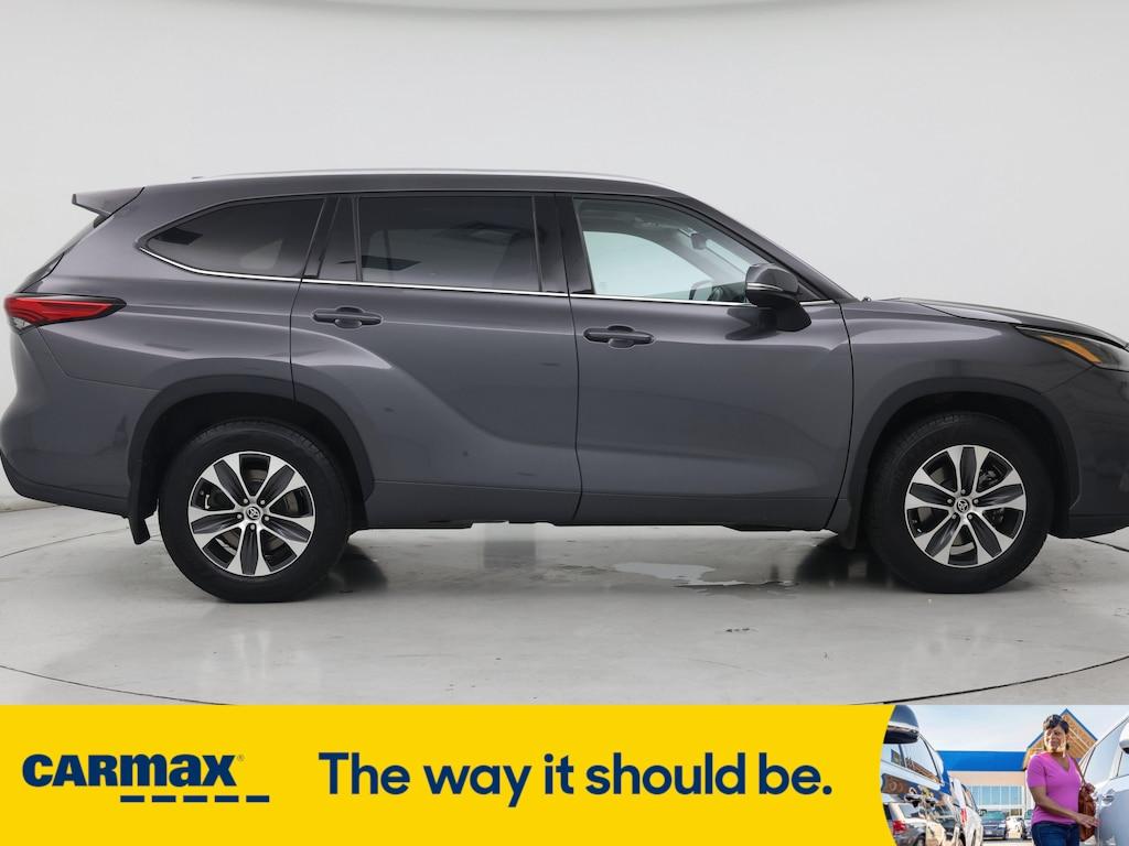 used 2021 Toyota Highlander car, priced at $33,998