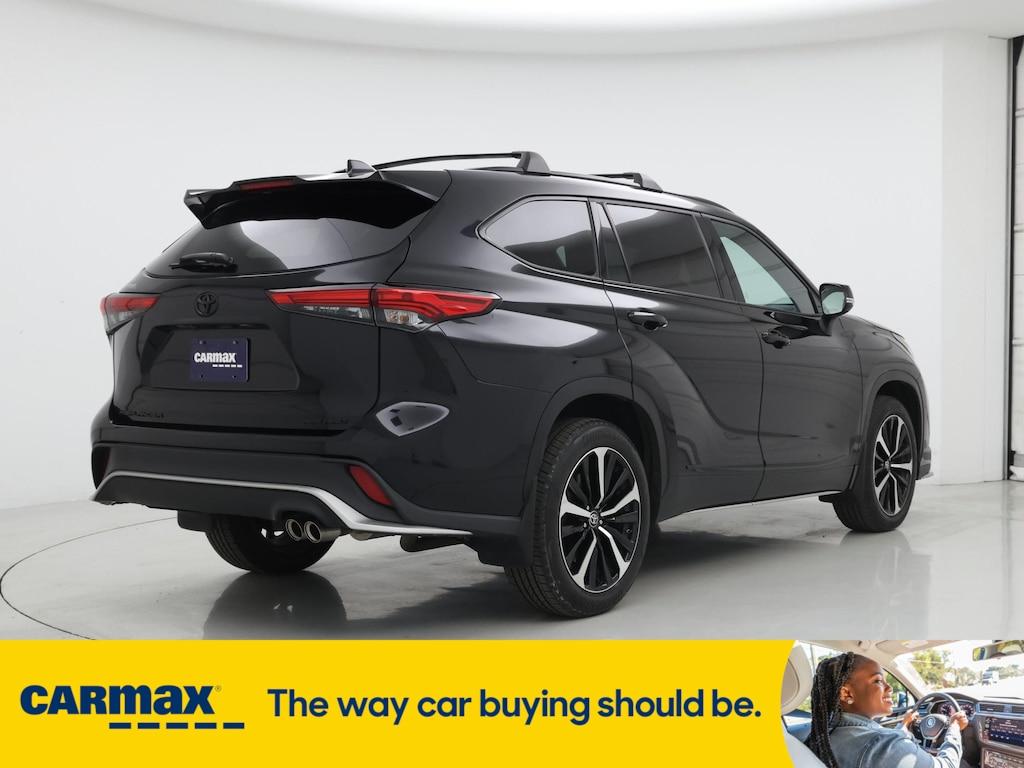 used 2022 Toyota Highlander car, priced at $43,998