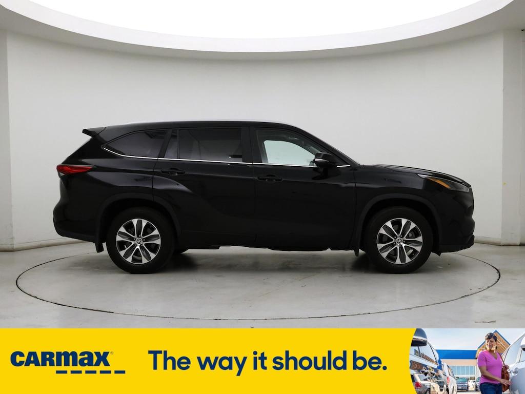 used 2023 Toyota Highlander car, priced at $39,998