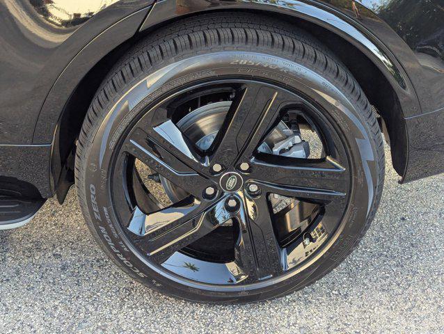 new 2025 Land Rover Discovery car, priced at $78,793