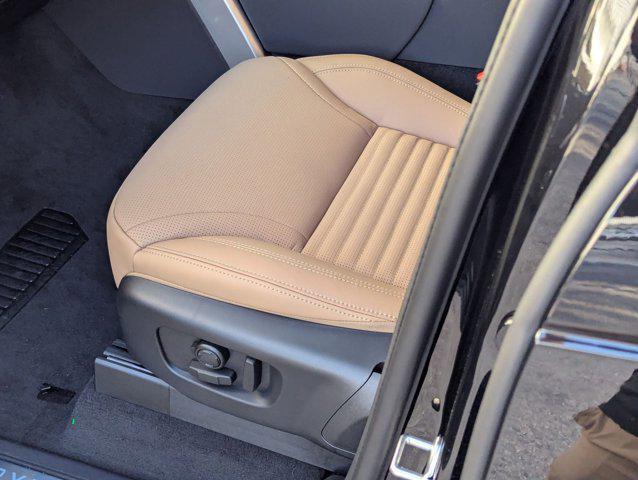 new 2025 Land Rover Discovery car, priced at $78,793
