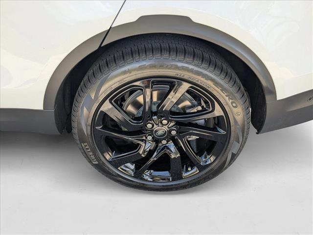 new 2025 Land Rover Discovery car, priced at $68,143