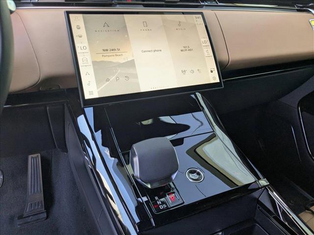 new 2025 Land Rover Range Rover Sport car, priced at $141,400