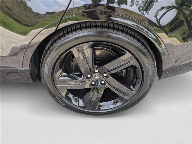 new 2025 Land Rover Discovery car, priced at $85,478