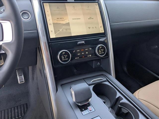 new 2025 Land Rover Discovery car, priced at $80,028