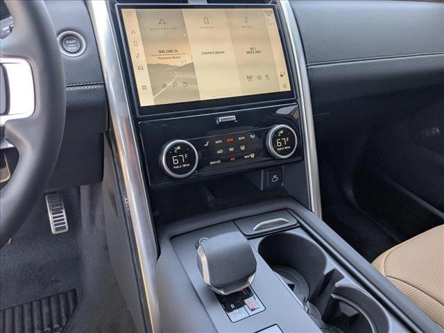 new 2025 Land Rover Discovery car, priced at $80,028