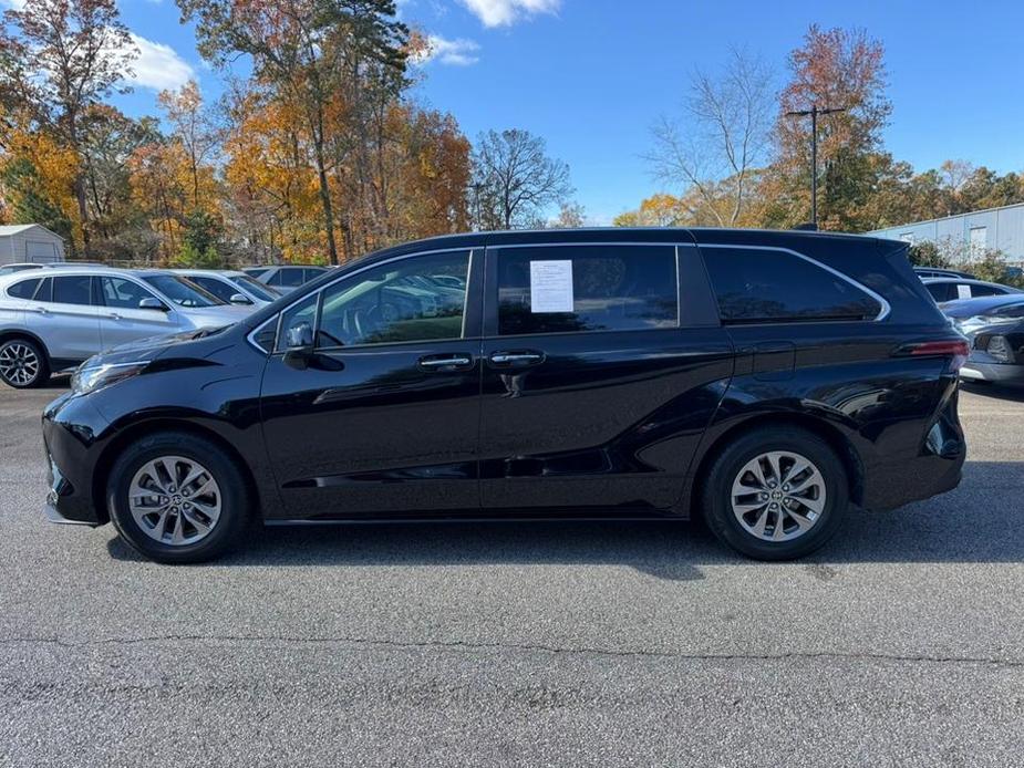 used 2022 Toyota Sienna car, priced at $38,400