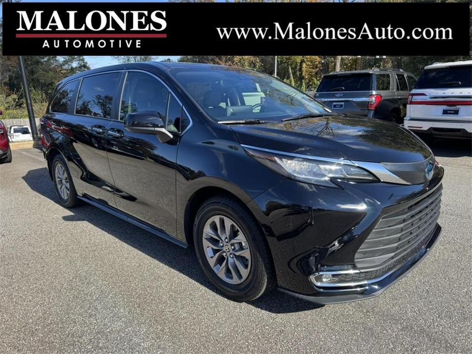 used 2022 Toyota Sienna car, priced at $38,400