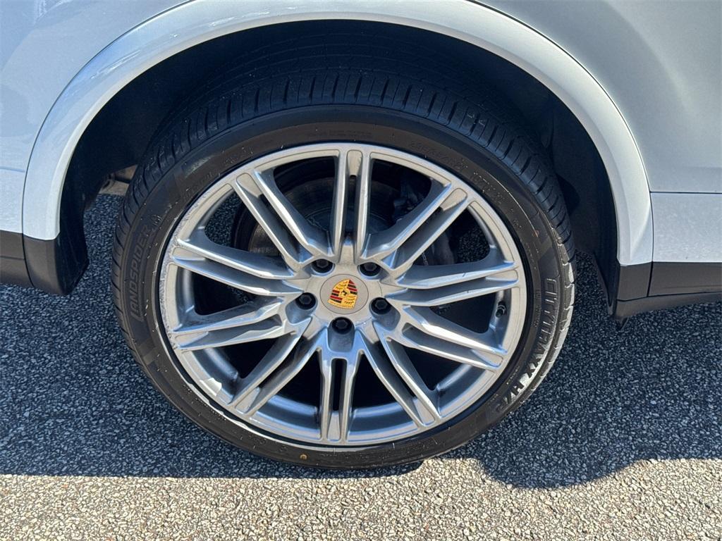 used 2018 Porsche Cayenne car, priced at $25,992