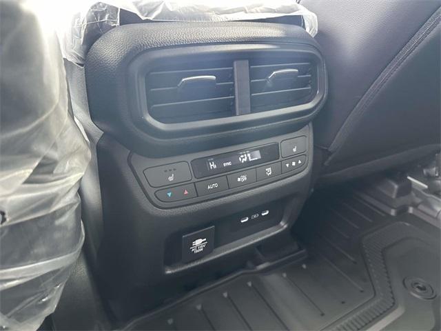 new 2025 Honda Pilot car, priced at $55,305