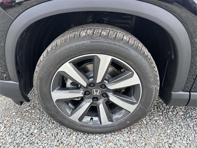 new 2025 Honda Pilot car, priced at $55,305