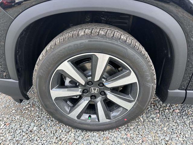new 2025 Honda Pilot car, priced at $55,305