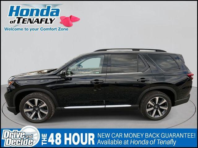 new 2025 Honda Pilot car, priced at $55,305